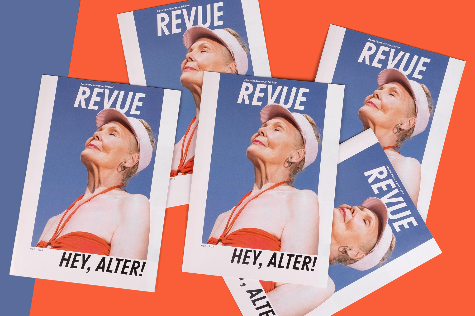 Cover Revue Magazin mit älterer Frau auf dem Cover