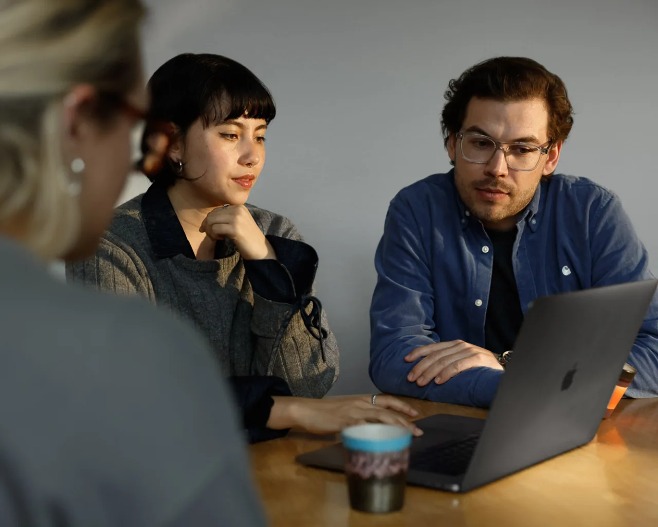 Markenstrategie und Design-Entwicklung im Team bei Modulator, deiner Markenagentur Basel